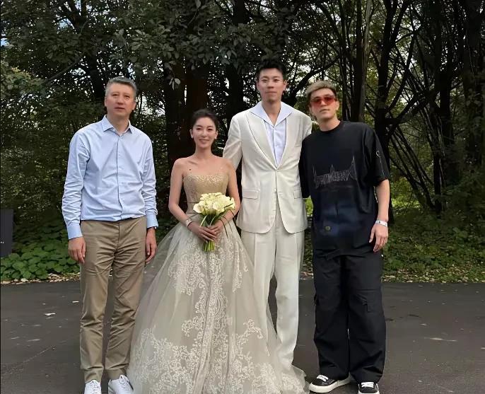 谣言不攻自破！郭艾伦跟辽篮关系并不差
张镇麟在云南举行婚礼，很多球迷说郭艾伦早就