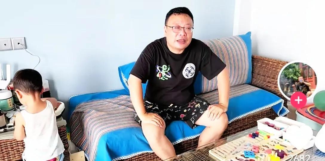 北京张修行不假！众多网友质疑网红北京张爷们外出修行是假冒的，是在故意制造话题，可