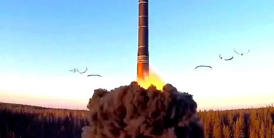 俄罗斯军工产能已逼近极限，2025年国防开支虽高达1268亿美元（占预算32.5