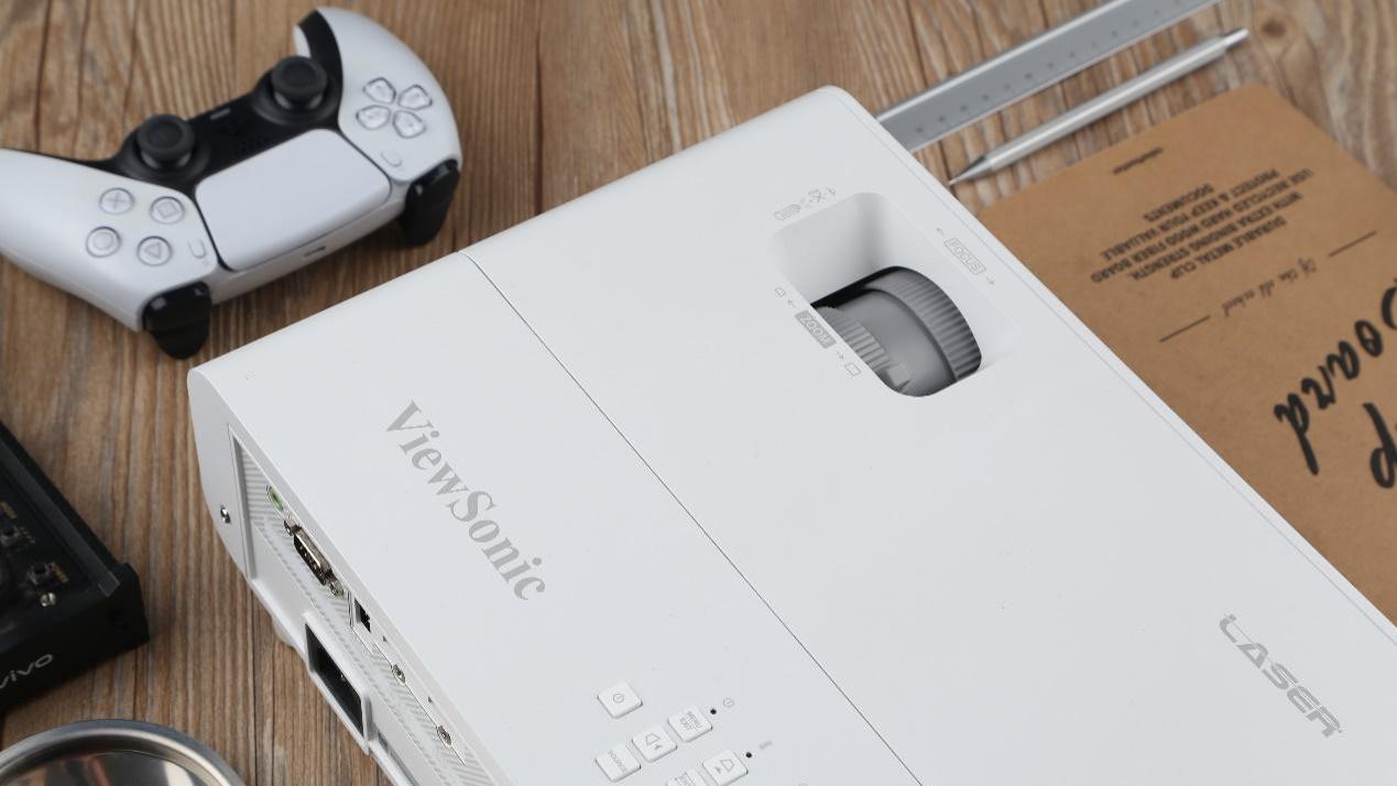 光线不再是投影机的困扰 上手优派LX720-4KC