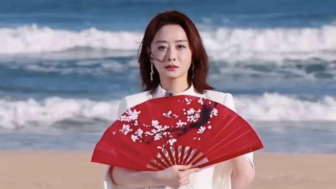 《浪姐6》二公：51岁陈德容“躺赢”，才知舞台总监淡淡有多难得