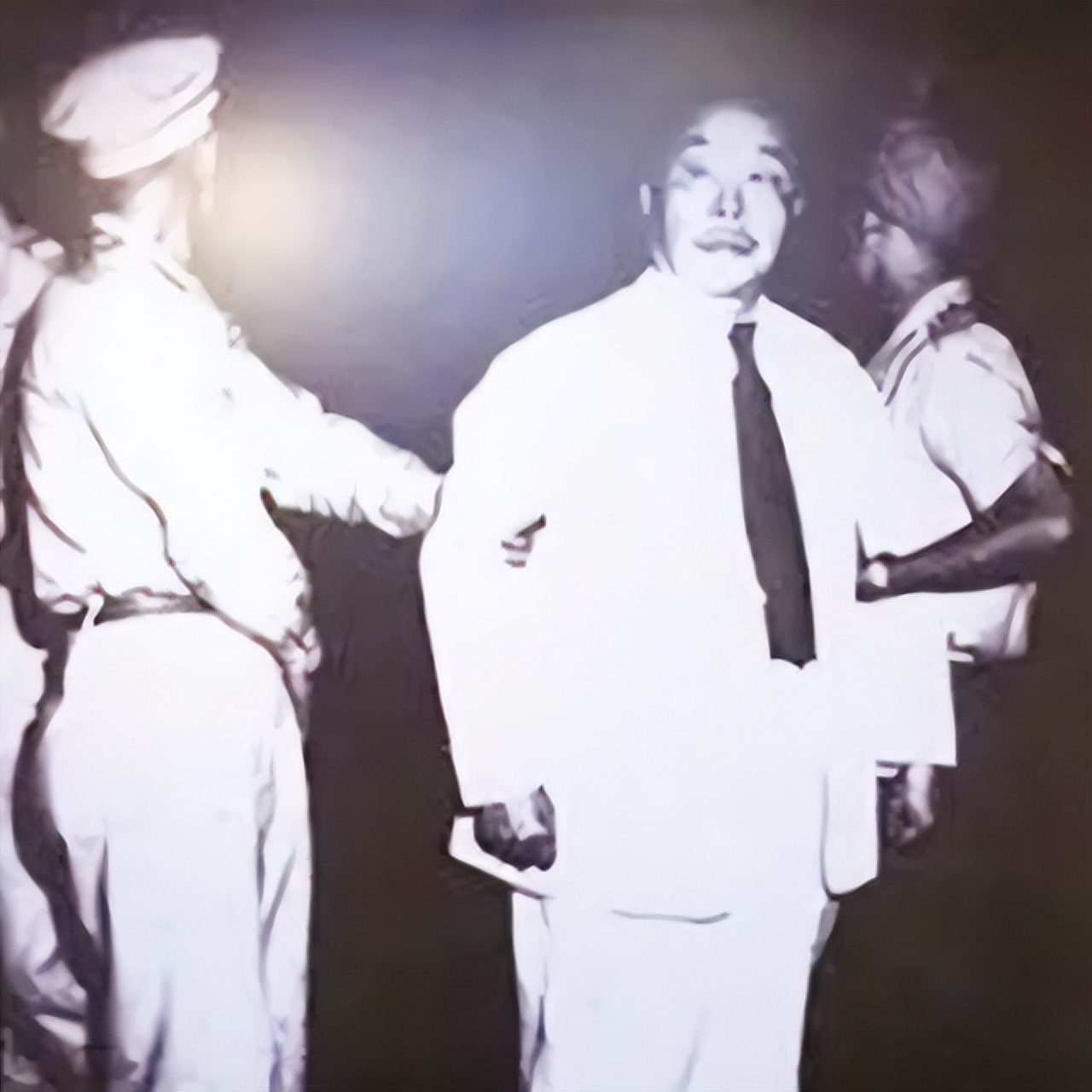 1950年6月18日凌晨，被关押在台北的陈仪被唤醒，一纸死刑的执行命令递到他的手