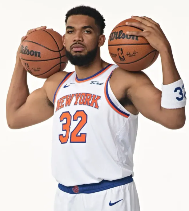 NBA常规赛，尼克斯121-133不敌魔术。
赛后尼克斯主帅迈克-布朗接受了记者