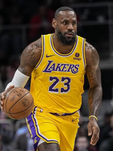 老骥伏枥！詹姆斯生涯第574场30+，再次刷新自己保持的纪录，不愧是詹姆斯。