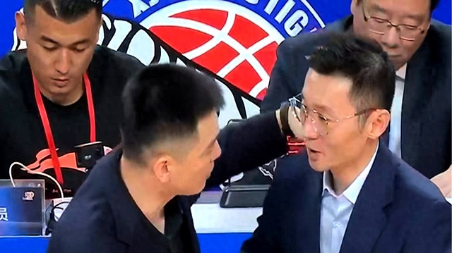 辽宁横扫新疆！付豪齐麟握手，金金抱赵睿，阿不都失落，杨鸣采访