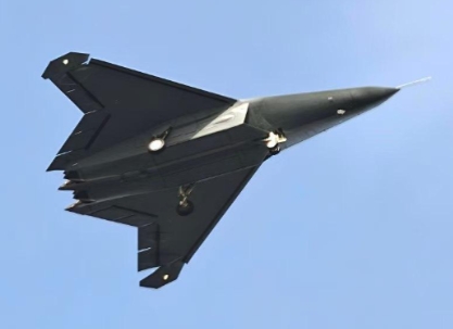 为什么沈六代J50会放弃DSI进气道和侧弹仓？因为东大在空战上，基本放弃了狗斗，