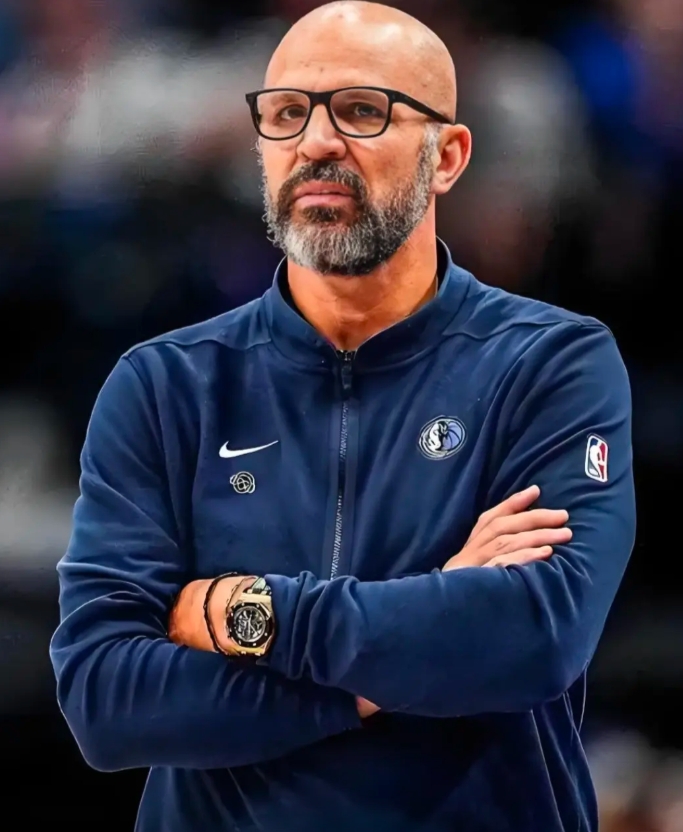 基德执教能力真有区里说的那么差吗？
我反正逛其他区，感觉每个区都在嚷嚷着换教练，