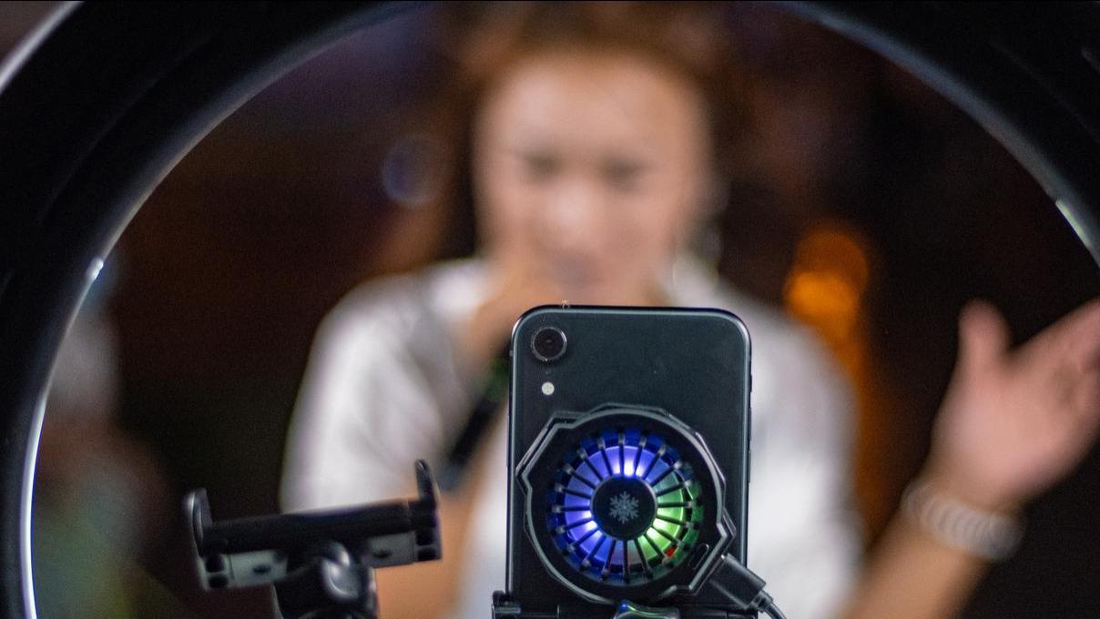 从被骂到封禁！“模仿劳荣枝” 主播凉了，流量狂欢该守底线了