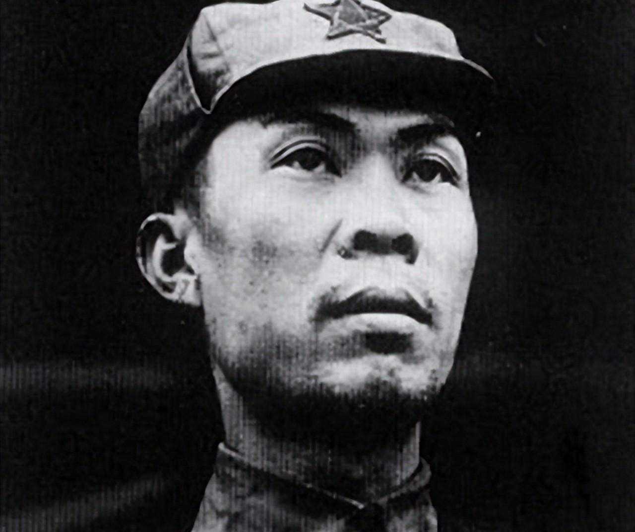 27岁当师长，下属陈赓是营长，粟裕是班长，1955年为什么仅获上将衔
1900年