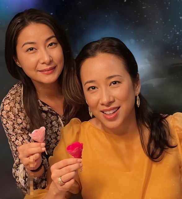 郭晶晶和朱玲玲真的好有缘。你看，她们的名字都是一个姓氏加一个重名。然后，她们都是