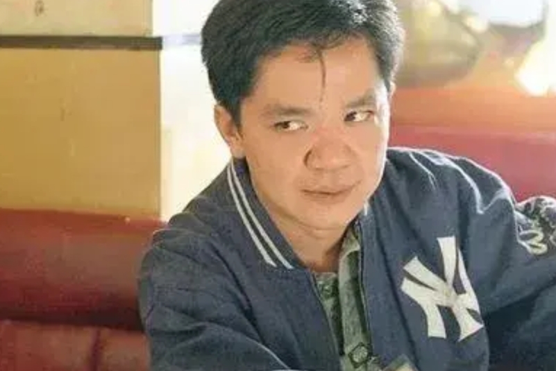 当年香港演员黄光亮在一档访谈节目中曾说，我跟刘德华、吴孟达、吴倩莲等人拍摄一部电