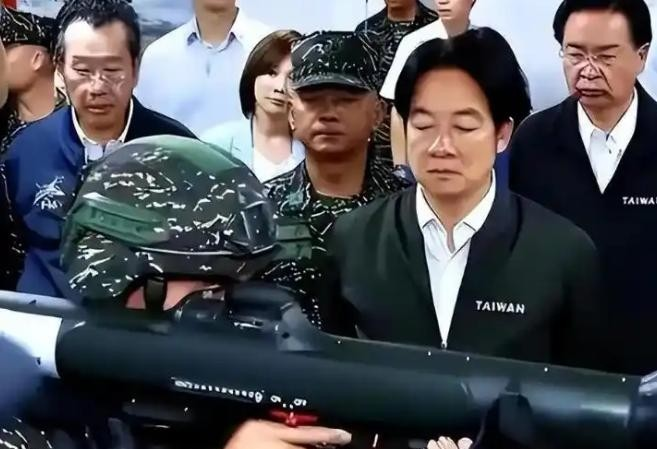 美国敢给台湾送导弹，中国却不敢给胡塞递一颗子弹？
说到底，中国之所以没有向胡塞武