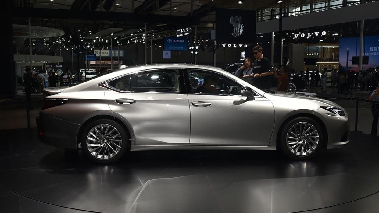 价格崩了，中年男人的“梦中进口豪车”，已经跌到15.7万了