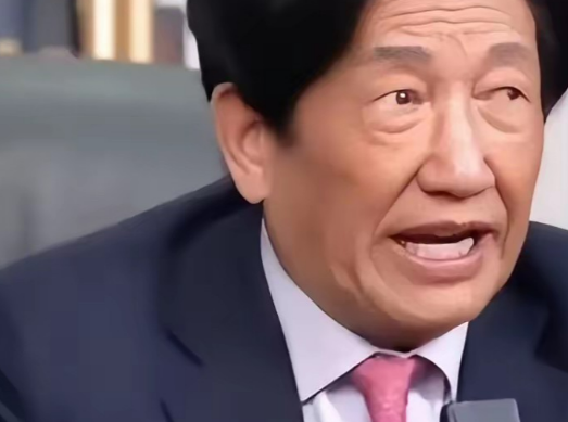 美国不卖中国芯片，公知说美国有不卖的权利，中国不卖美国稀土，公知说中国破坏贸易自