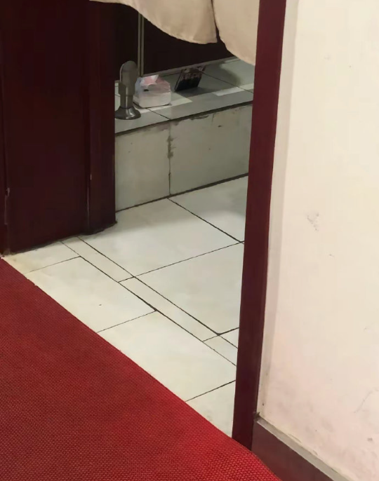 这是不是就是女厕所排队的原因？​​​
