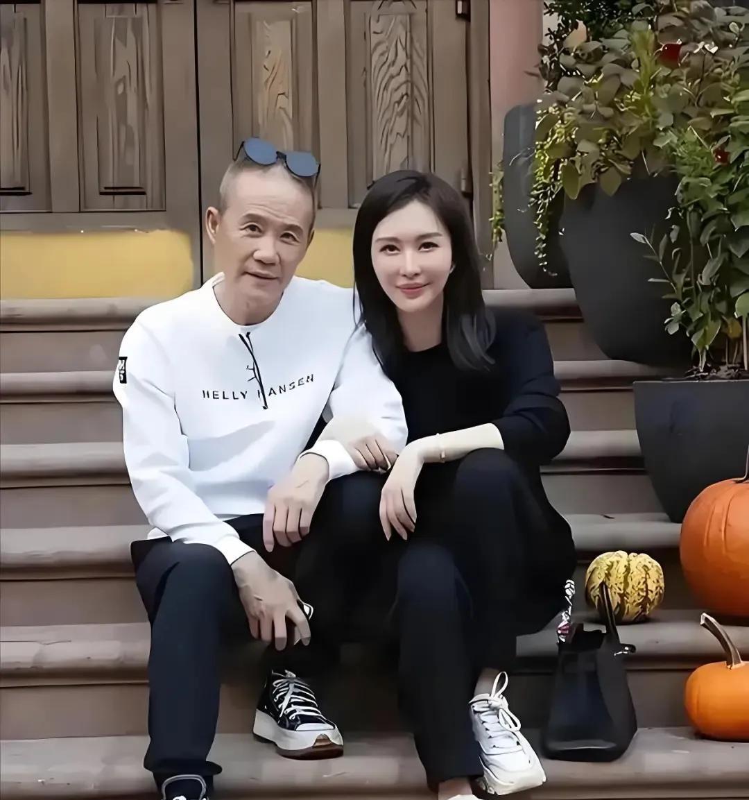 王石是一个大智若愚的人
田朴珺懂得如何调节生活的情趣。