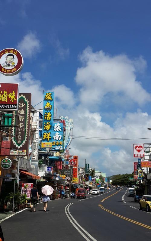 一位福建小伙提出了一个统一台湾的绝佳建议，那就是让内地大爷大妈去台湾旅游，然后给