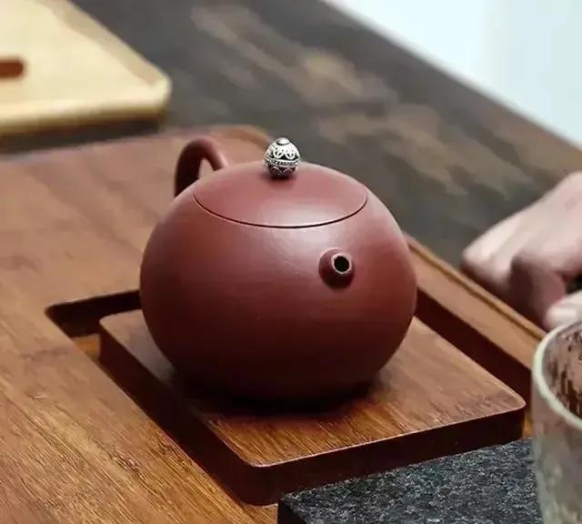 穷时莫走亲
富时莫还乡
为什么“富时莫还乡”