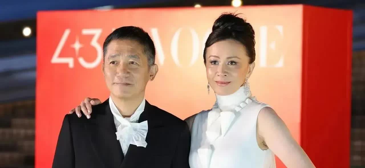 香港金像奖颁奖典礼与4月27日举行，这是金像奖第43届，众多明星参加颁奖典礼，最