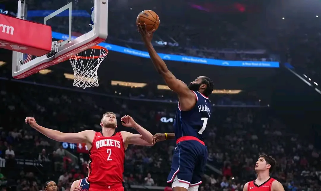 火箭大面积轮休，快船鲍威尔不打。
北京时间4月10日，NBA常规赛火箭客场挑战快