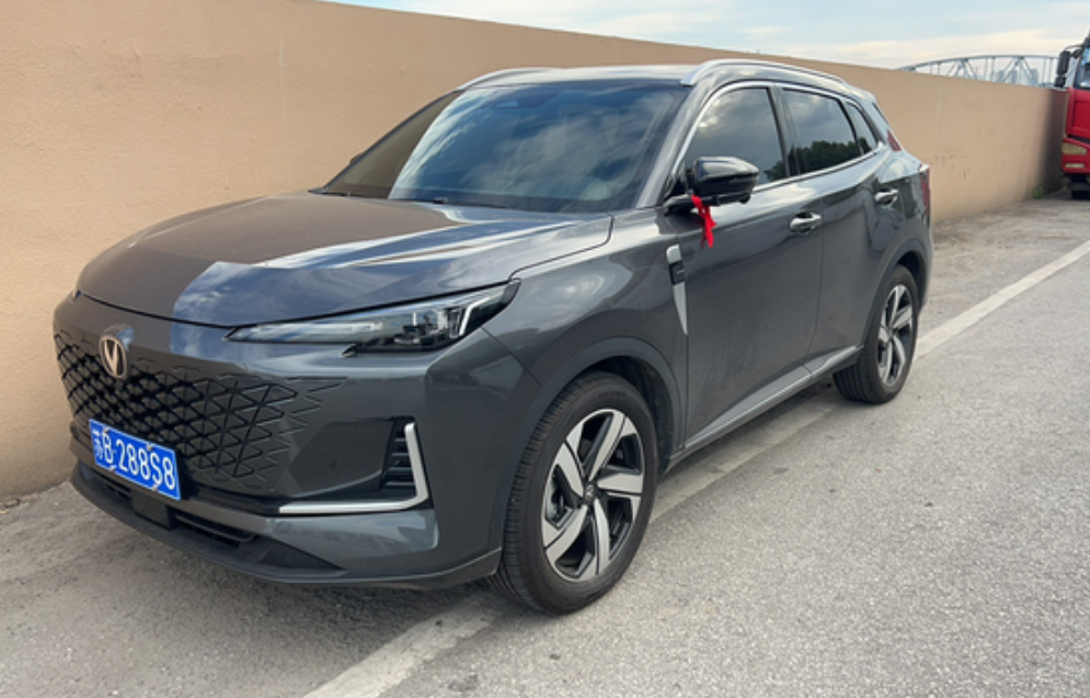 长安第三代CS55plus油耗分享
提车已经第九天了，和大家分享一下车子驾驶感受