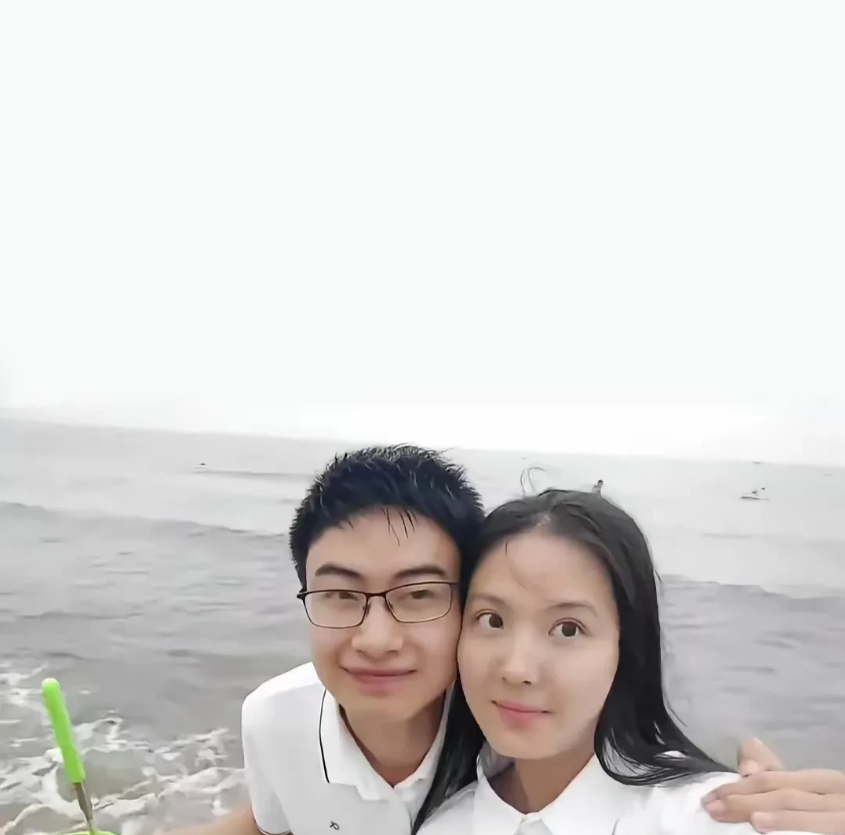 庞众望说，现在除了做实验，生活也踏实多了。女朋友是我清华同学，平时我俩会一起去超