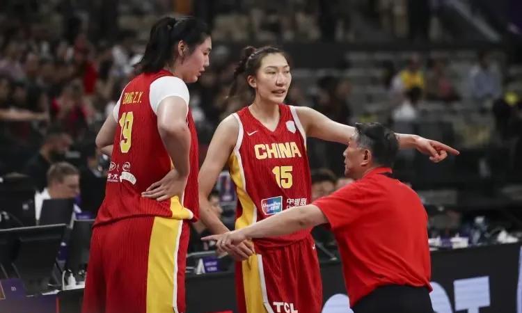 宫鲁鸣的帅位稳如磐石，近日篮协听取了宫鲁鸣为首的国家女篮和U19男女国家队的述职