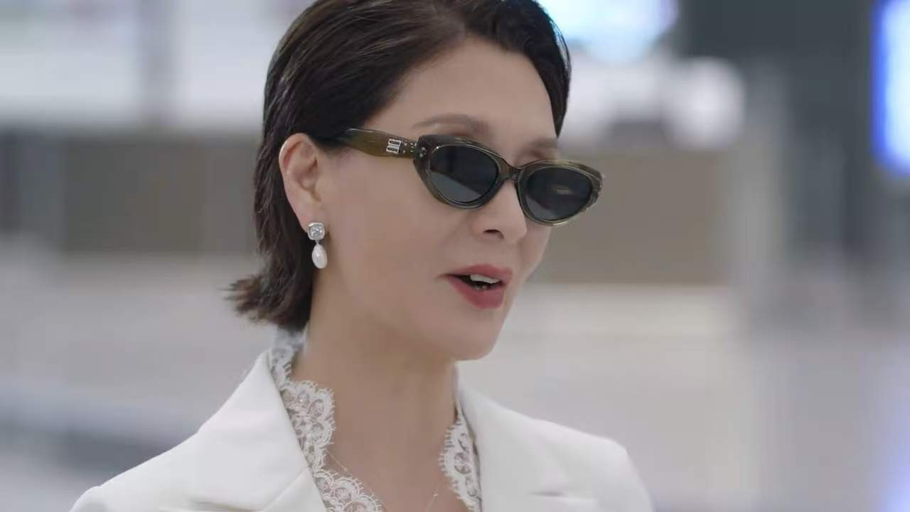 《新闻女王2》：养母同意回SNK，但是条件是文慧心回来当新闻总监