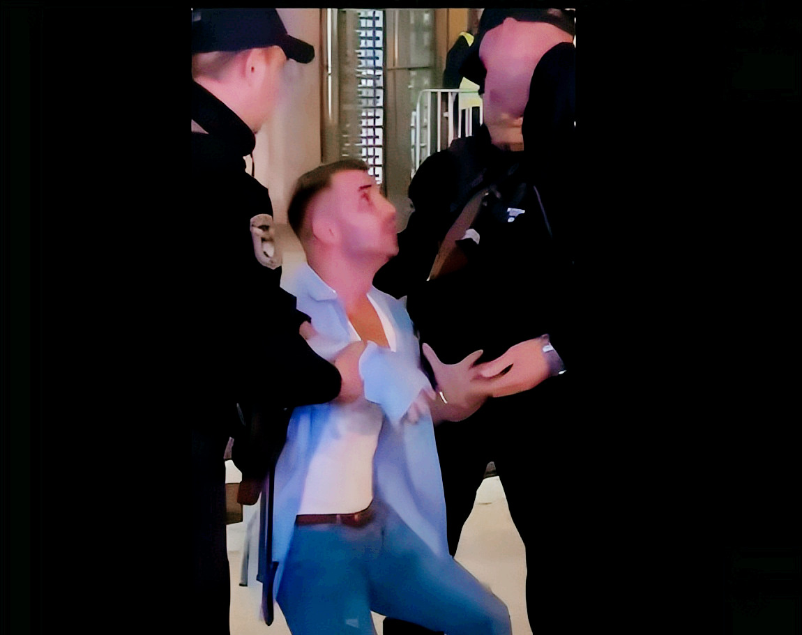 乌克兰强抓壮丁上战场











天呐！不敢相信，乌克兰居然在大街上随