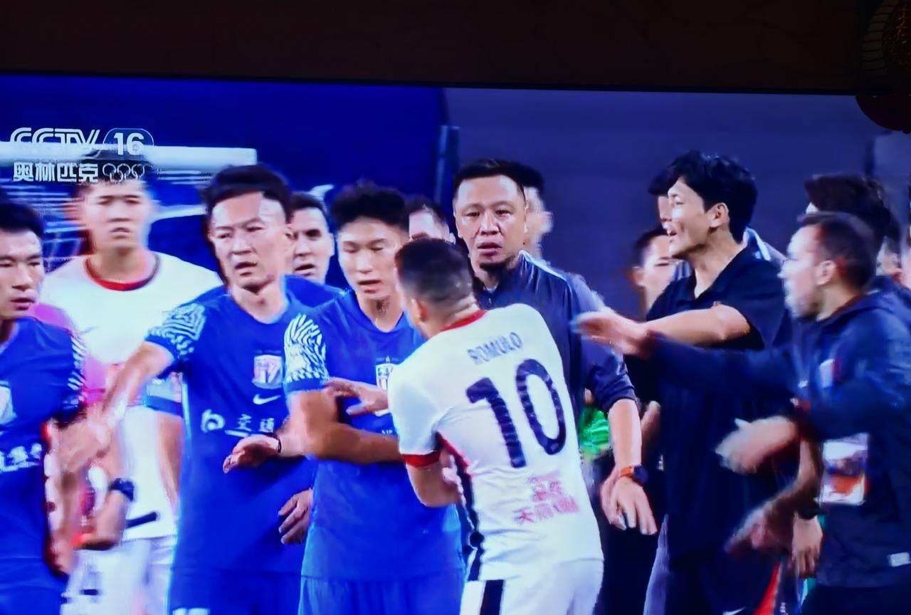 最后时刻，成都扳平比分[给力][给力][给力][给力]