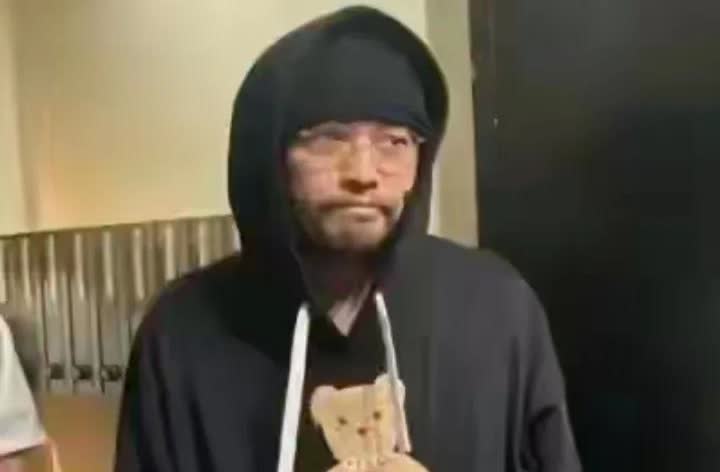 我怀疑过周杰伦会低头，

也怀疑过他会被拖垮，

万万没想到，他硬是用2