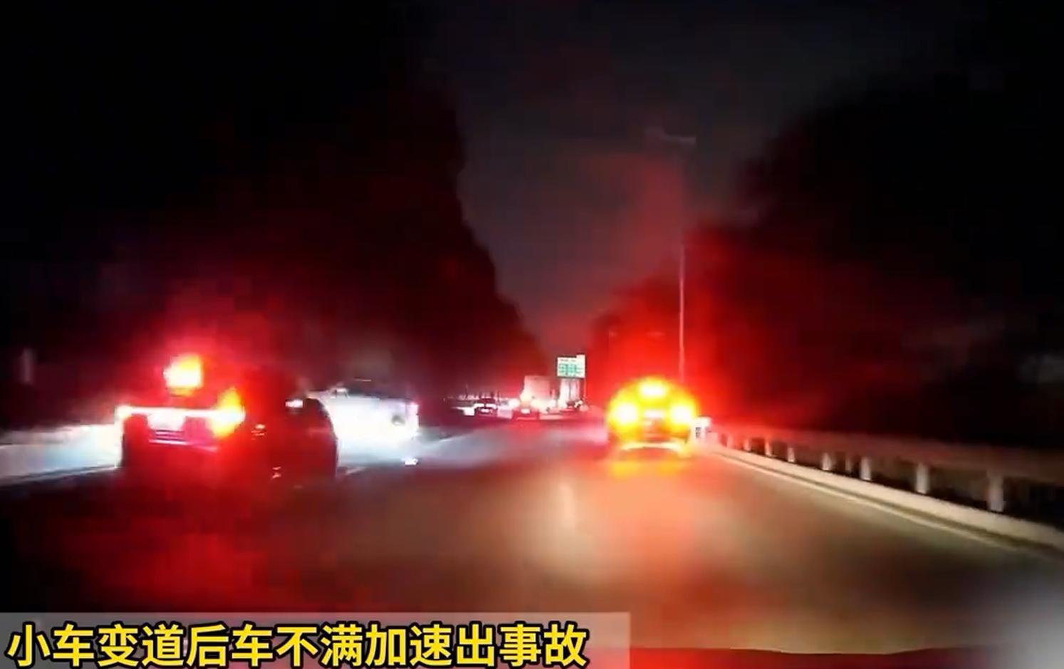 郑州一小米SU7连撞16车！司机被控制，事故原因调查中！  这起交通事故，可谓是