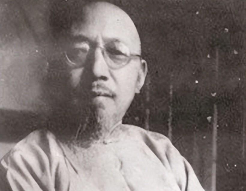 周总理宴请柳亚子，桌上言语不和，周总理转头离开，柳败兴而归
“1949年4月的一