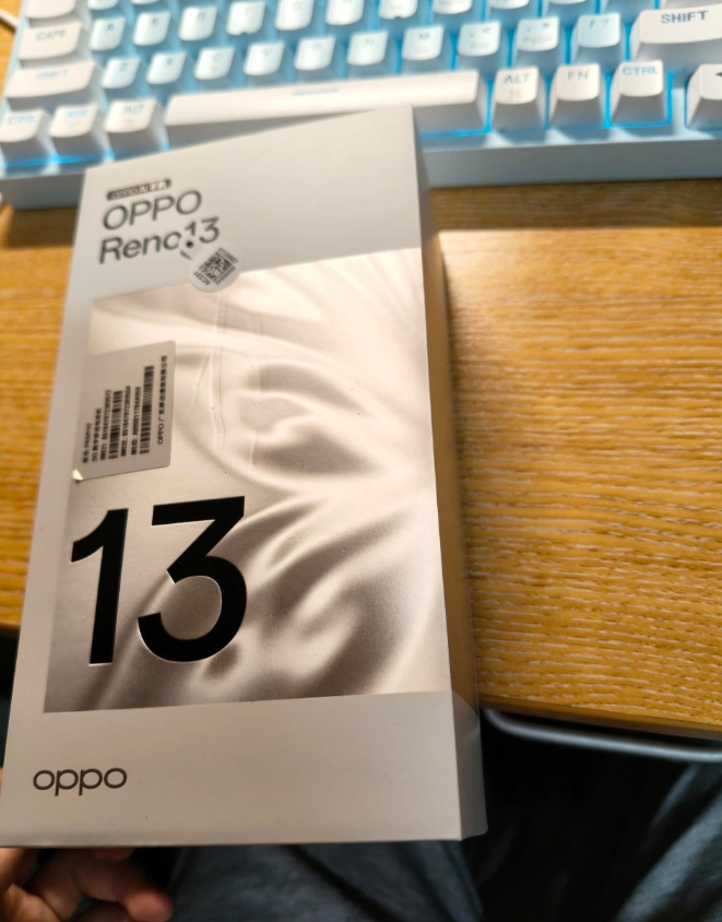 没什么好后悔的，OPPP Reno13用了半个月，1727算是最低价了吧。一分钱