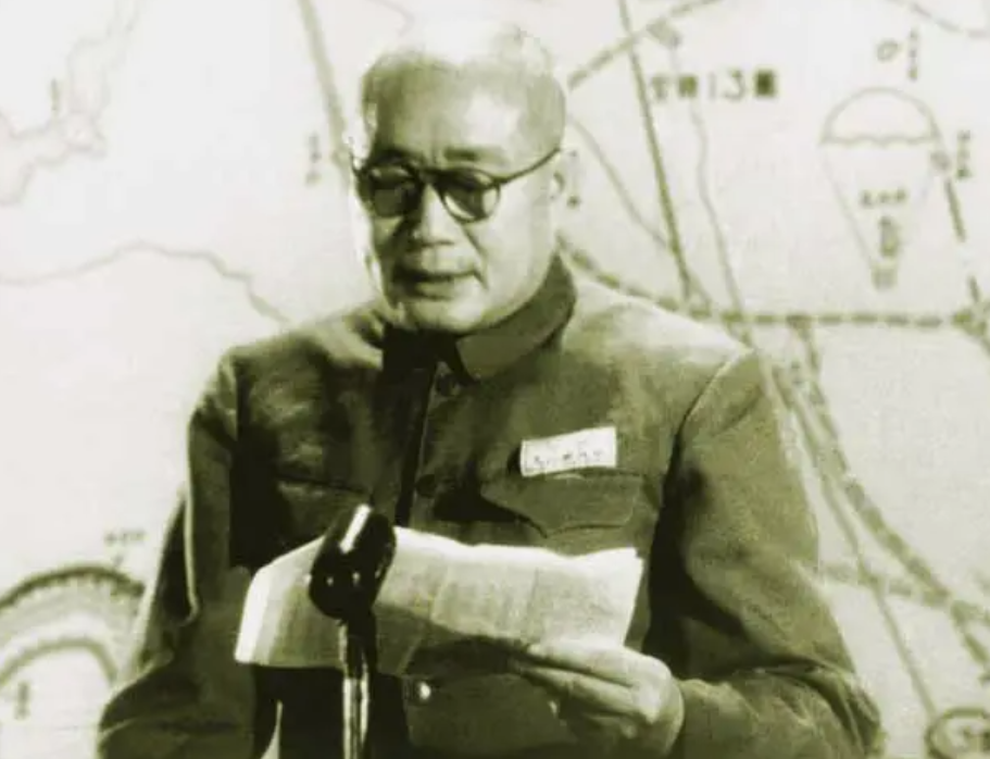 刘伯承1961年说，当年红军长征途中他曾经问过毛泽东，我们到底要去哪儿。毛泽东回