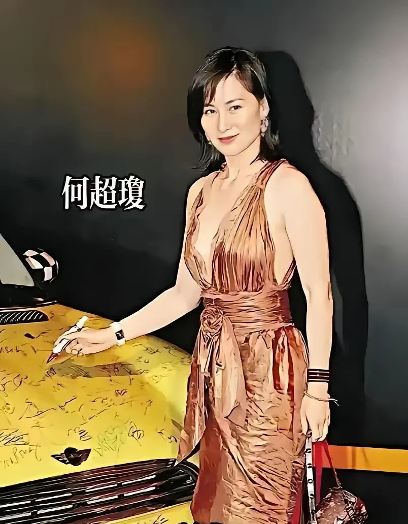 何超琼陈百强往事











赌王千金何超琼与歌坛巨星陈百强，他们的故