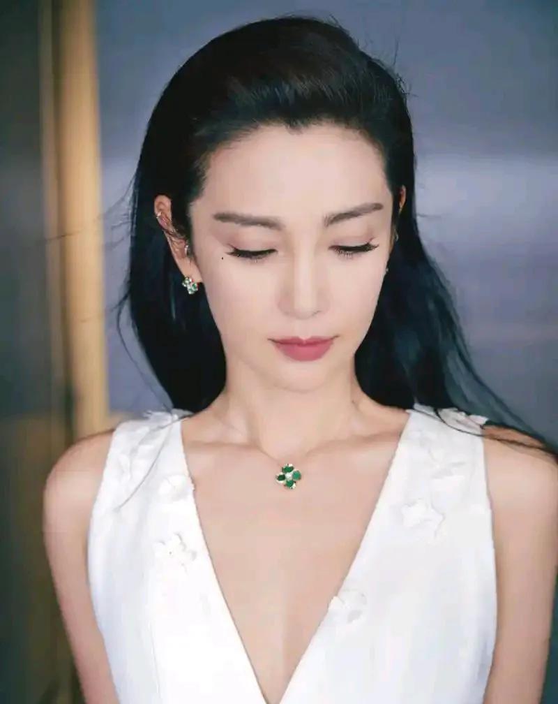 李冰冰包机回国治病这事儿，你们肯定还有印象吧！现在回头想想，真的不得不承认，咱国