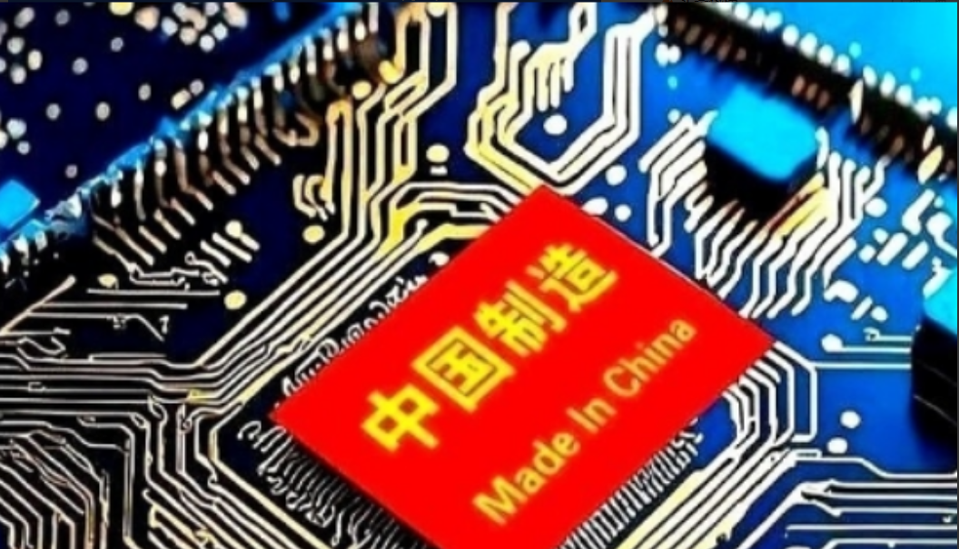 日本这一刀捅得可真是！中美贸易战打得火热的时候，4月3日，日本突然跟进制裁，断供