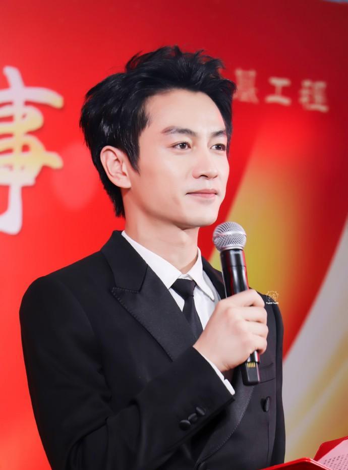 陈晓这个状态，婚姻对于男人意味着什么？
婚姻是什么？
是港湾，是陪伴，是幸福的代