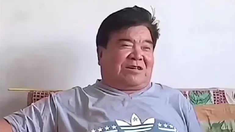 曾经记者采访孙颖莎爷爷奶奶的一段话，看后让人泪目！

爷爷说:她一出生，跟她