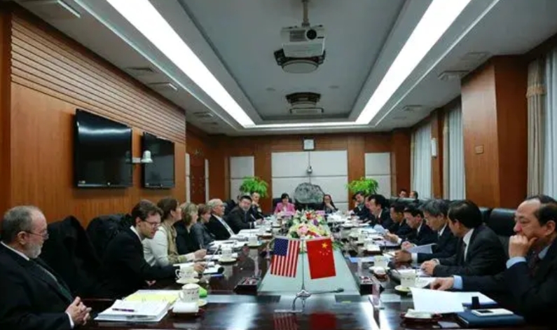 中美贸易休战这事非常复杂，稀土管控是王牌，管控清单一公布，对美国的产业链影响非常