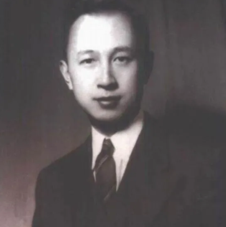 当年，毛主席接见钱学森，并问道：“我们的导弹能打到夏威夷吗？”钱学森的回答让所有