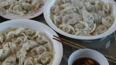 今日冬至，冬至就要吃饺子也就是水饺了，我山东省淄博市博山区有一种有名的石蛤蟆水饺，特别好吃啊