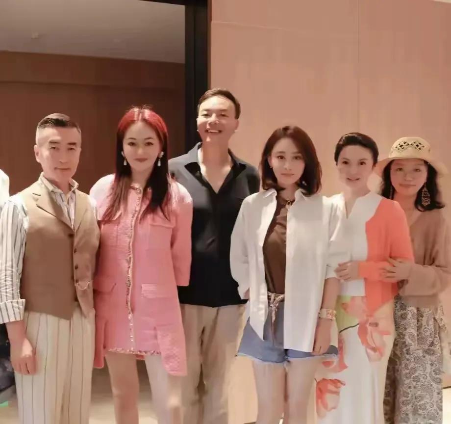 陈德容，太好看了吧，怎么看也不像52岁的人。