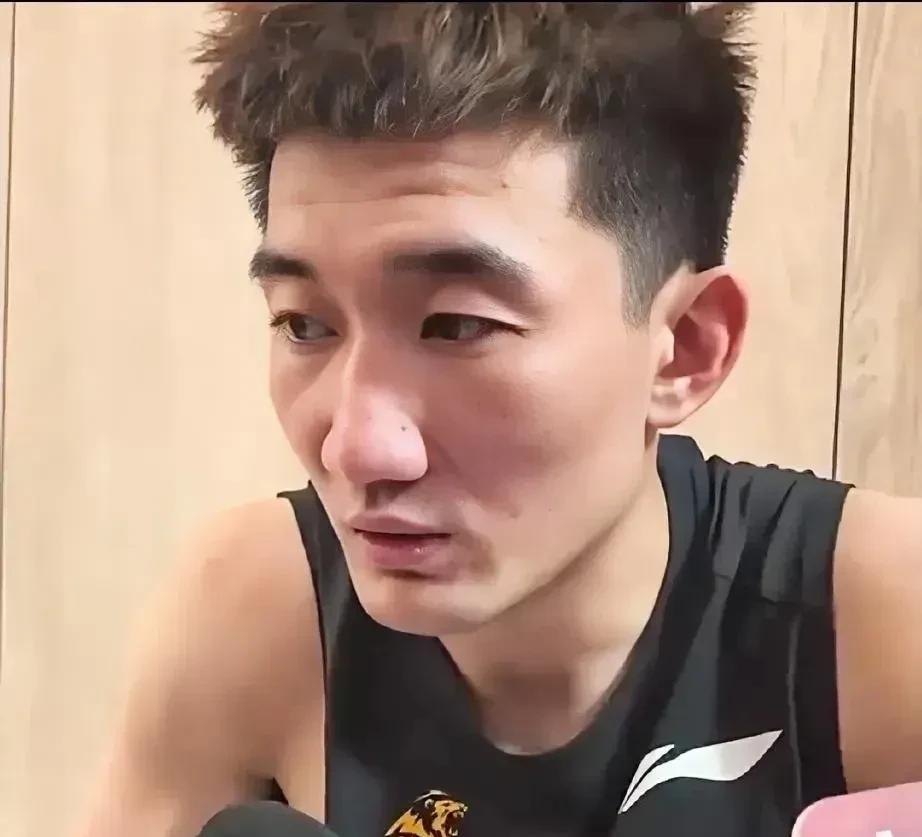 孙铭徽非常自责！2分惜败北京男篮，竟然说出这种话
“首先，感觉非常对不起队友，也