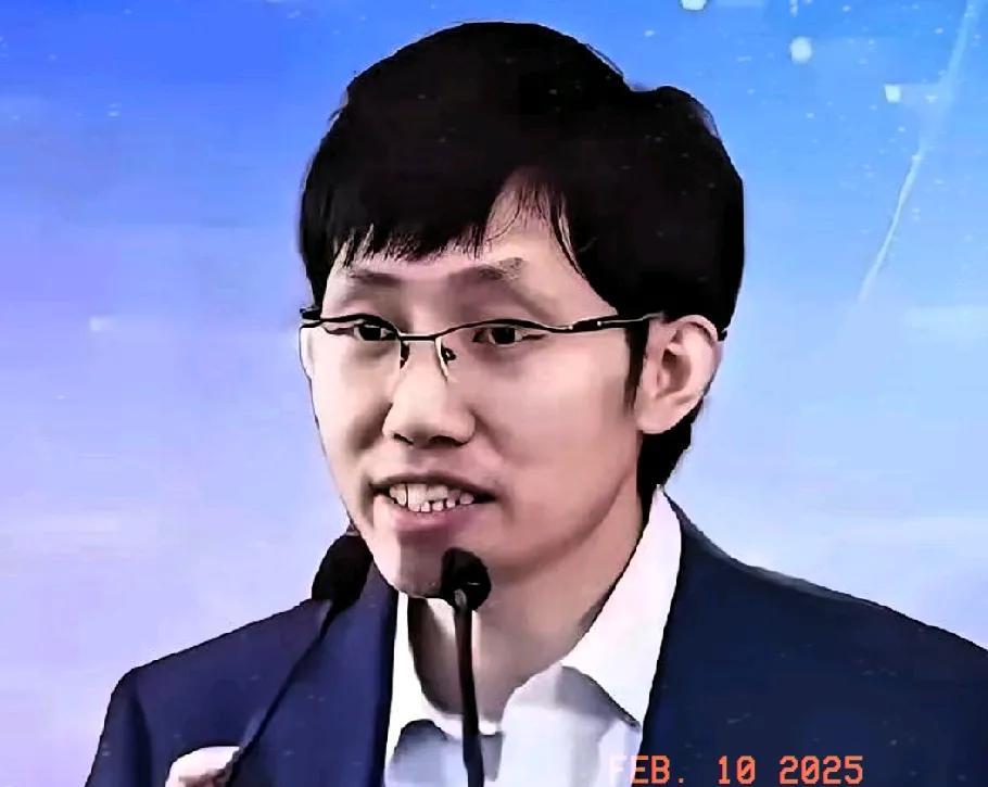 你说这事神不神！
Deepseek创始人梁文锋，并非AI专业出身，其实他的出身是
