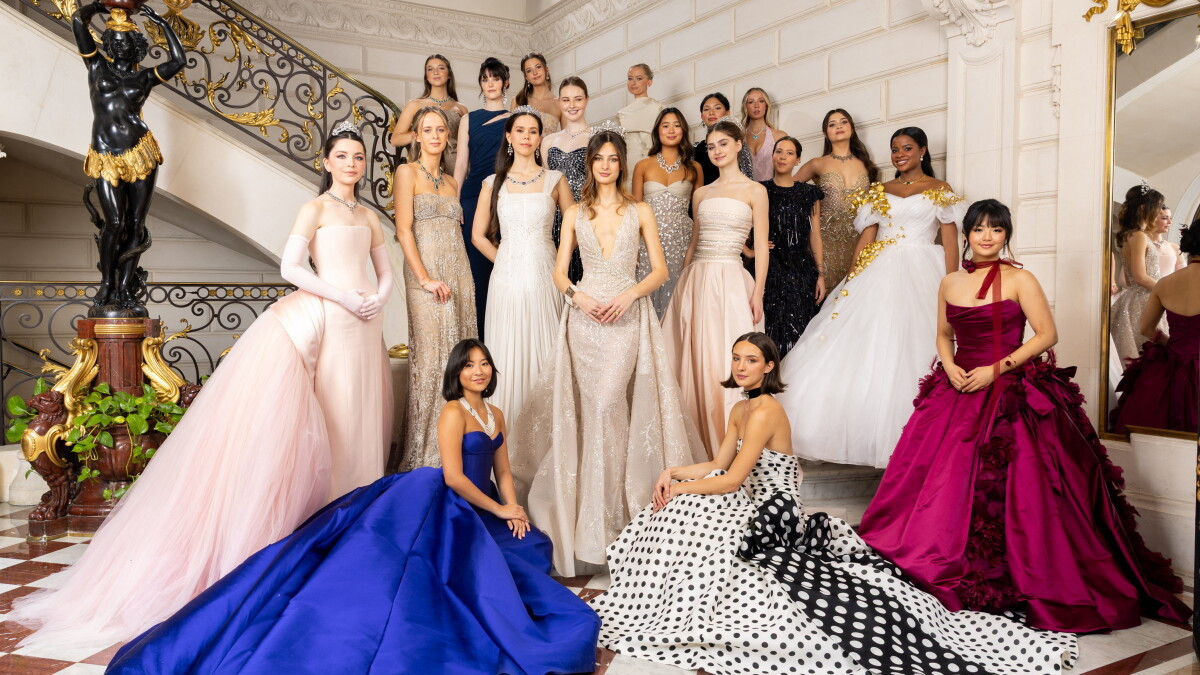 2025年巴黎名媛会，又有两位中国千金，其中一位是千亿豪门