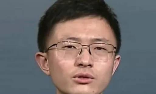 台湾人杰地灵，由于种种原因，倒也真不缺人才，以前文艺方面的，唱歌的演戏的，星光闪