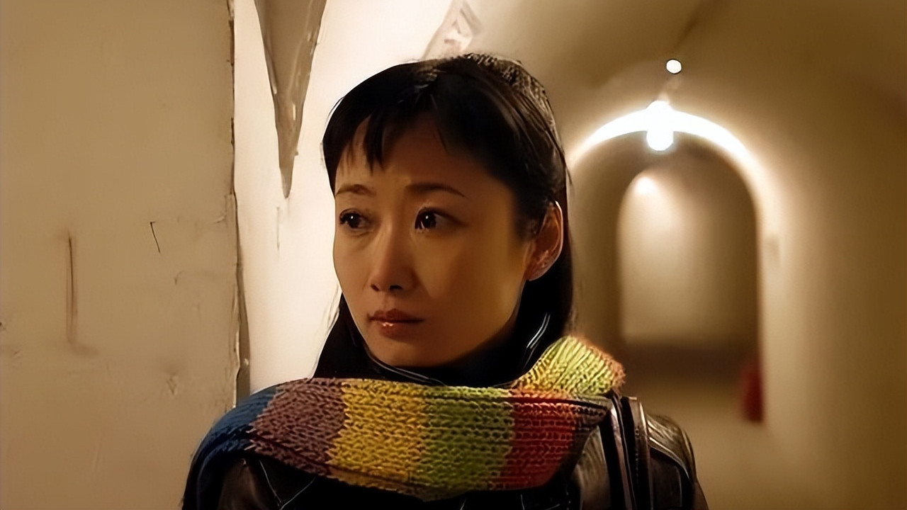 娱乐圈从来不缺漂亮女明星，可偏偏有个女人，长相被嫌弃了二十年