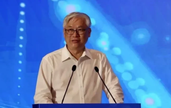 国民党副主席、海峡两岸经贸文化交流协会会长夏立言昨天在杭州表示，要推动两岸交流合